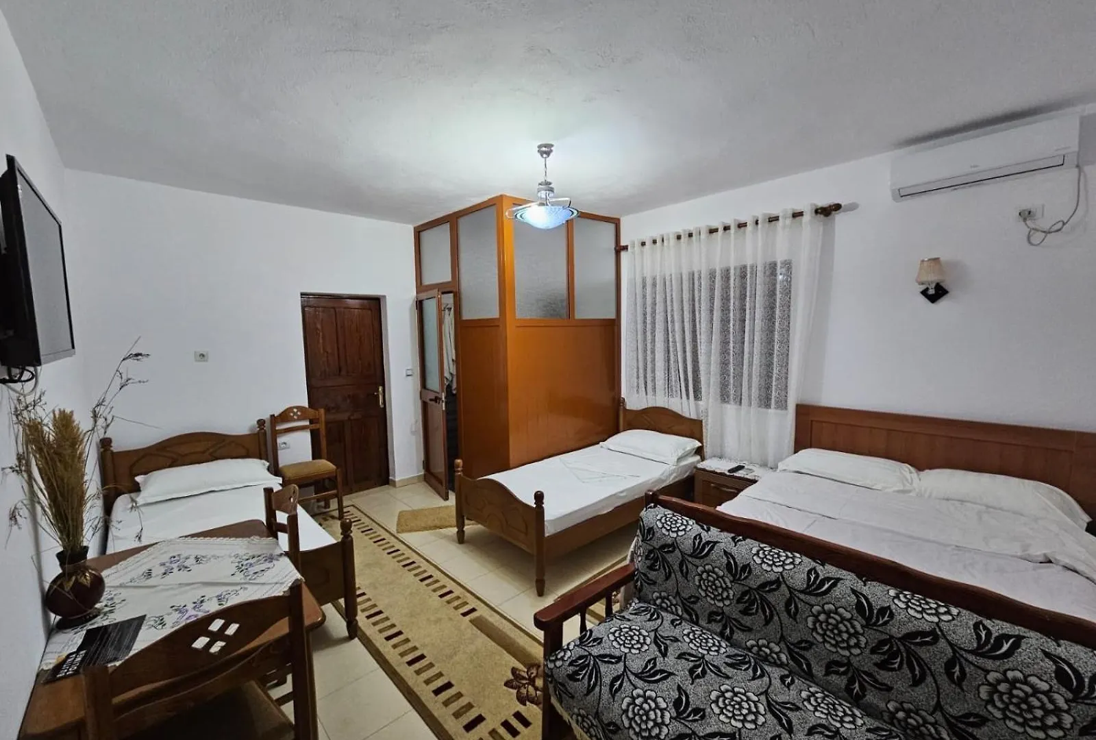Bujtina Polimen Hotel Permet Albania